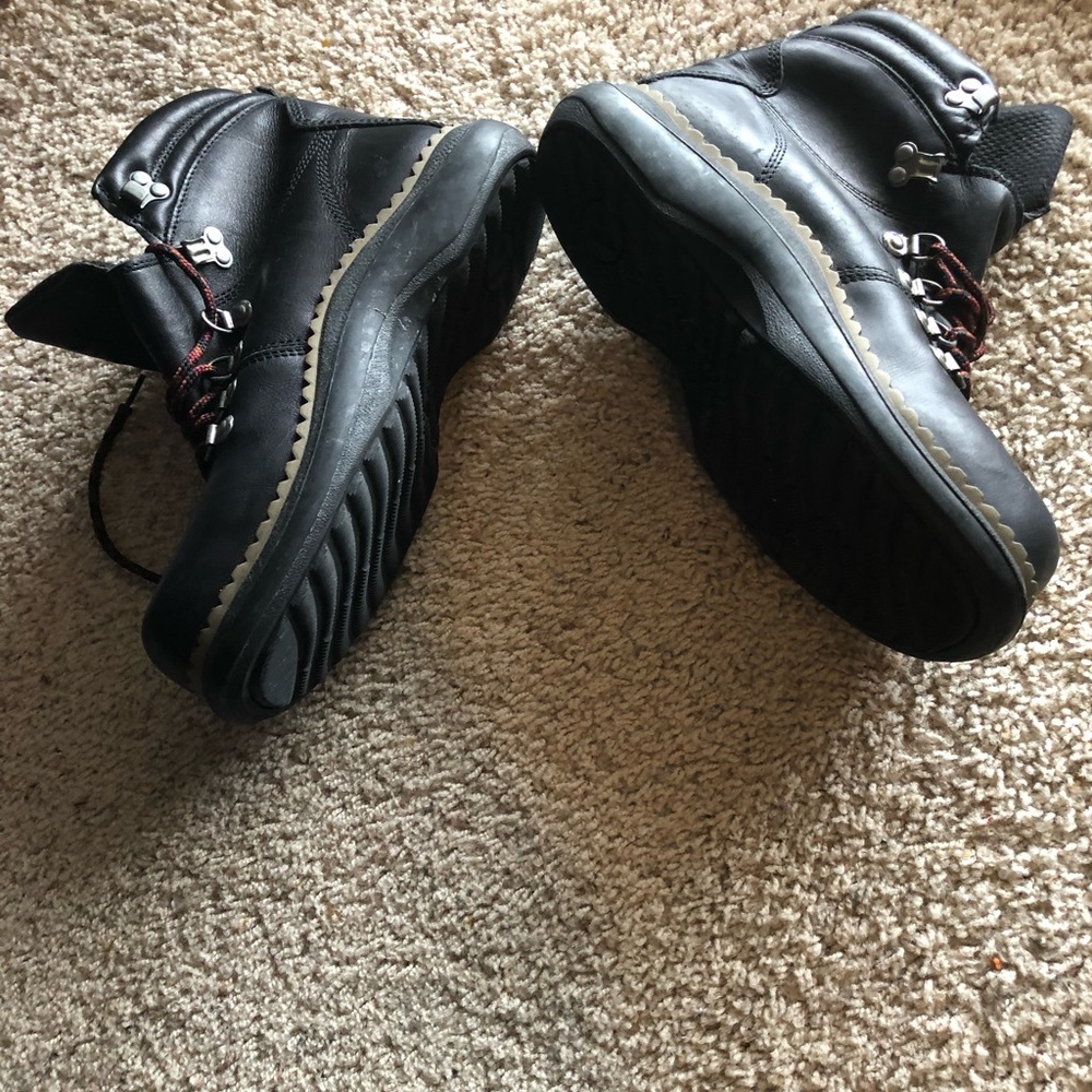 Airwalk Boots - Picture 2 of 3